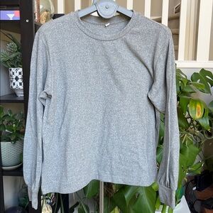 Uniqlo 🌿  Heather Gray Long Sleeve Top